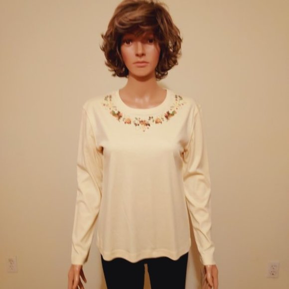 NIKKI Soft Sand Embroidered Multi Floral at below Neckline Top Size S NWT - Picture 3 of 6